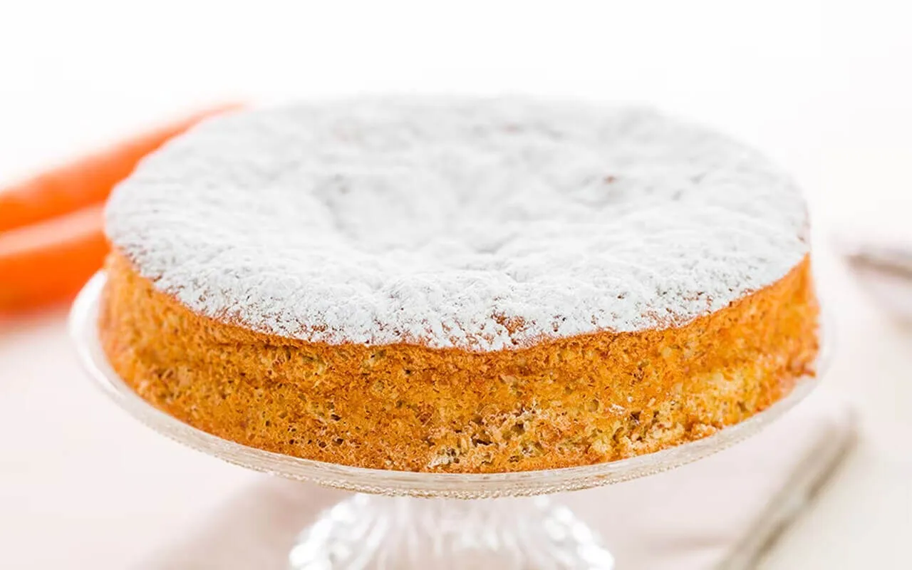 Torta di carote senza glutine e senza lattosio