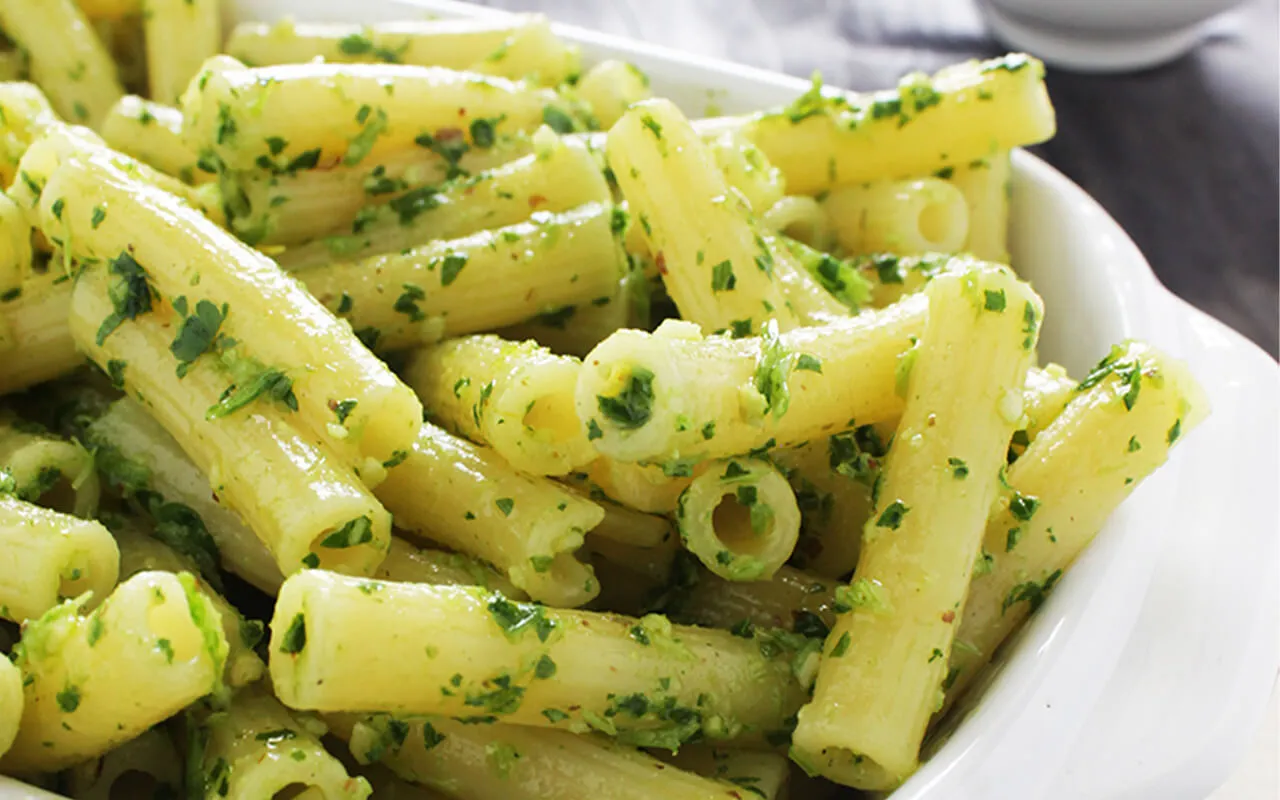 Mezzi paccheri pesto